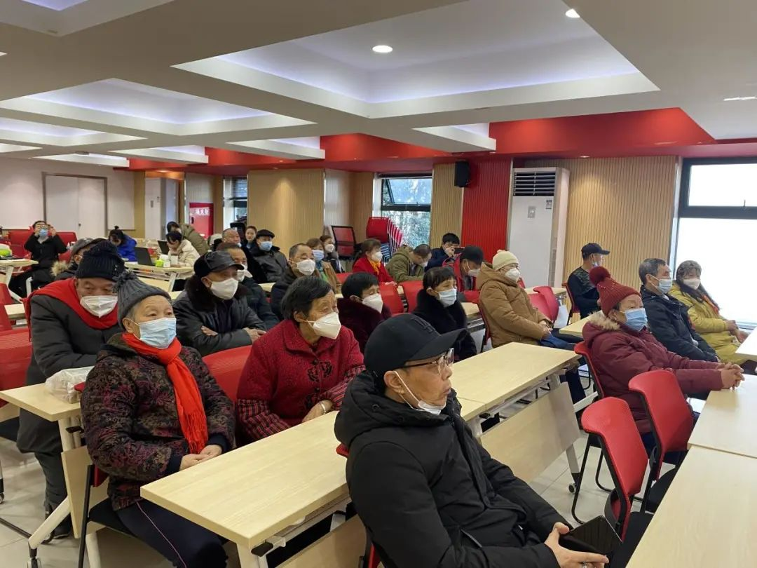 智能培訓(xùn)進(jìn)社區(qū)，科技助老看錦城